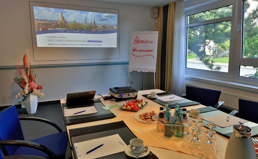 Hotel Am Terrassenufer - Resim 37