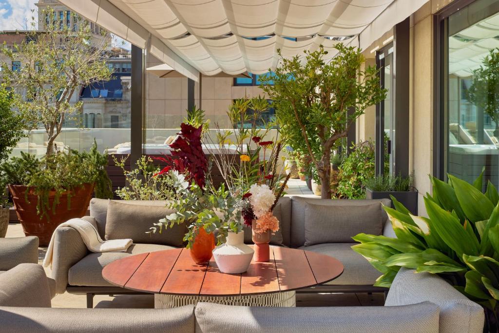 
Ultimate ME + Suite with City View
