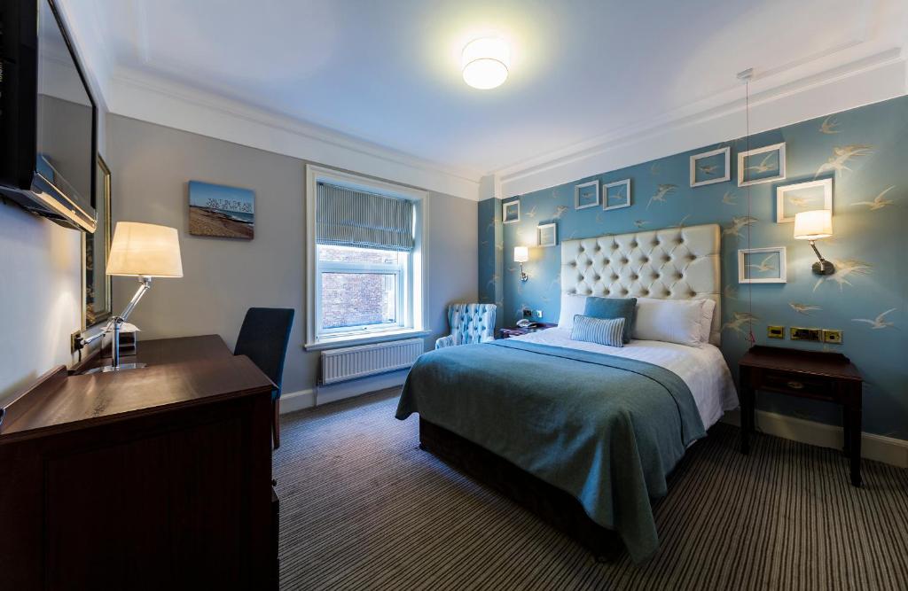 The Old Ship Hotel - Resim 34