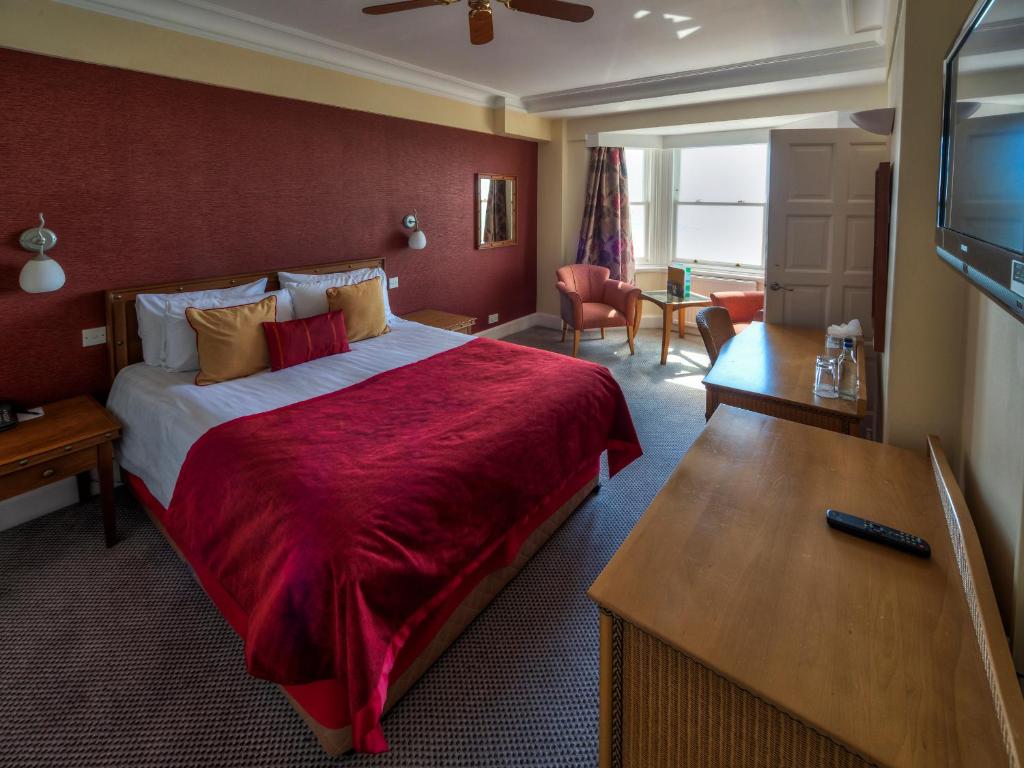 The Old Ship Hotel - Resim 37