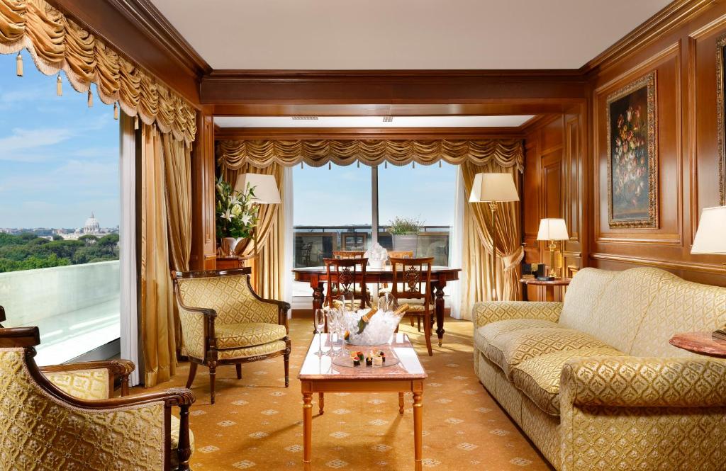 Zona de estar de Parco dei Principi Grand Hotel & SPA