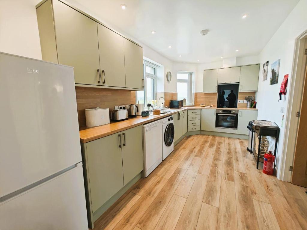 Η κουζίνα ή μικρή κουζίνα στο 2 Bed in Tankerness oc-q32730