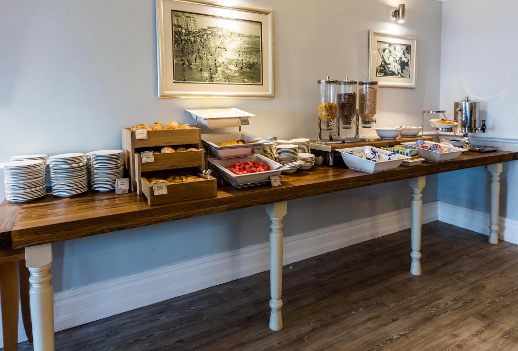 The Old Ship Hotel - Resim 41