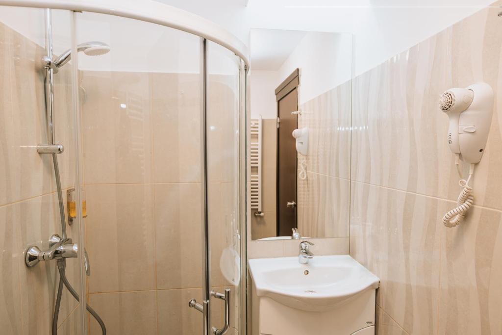 Hotel Duke Armeneasca City Center - Resim 32
