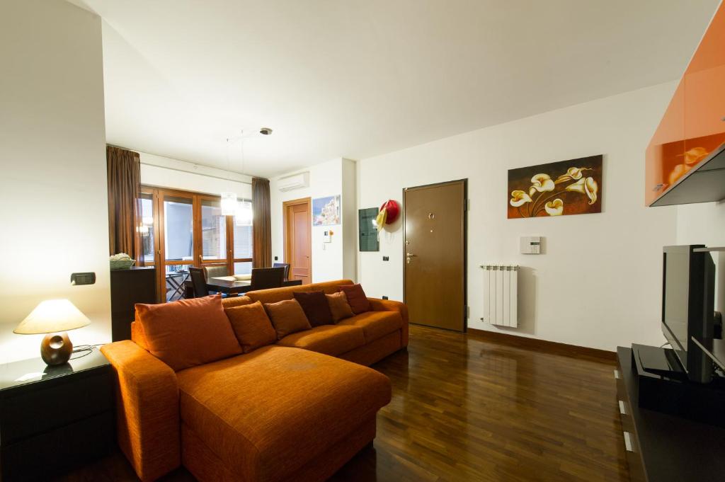 Telewizja i/lub zestaw kina domowego w obiekcie Domus al Parco Guest House