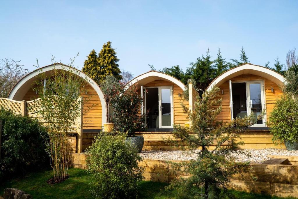 Κήπος έξω από το Old Inn Pods