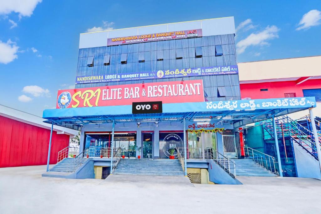 El edificio en el que está el hotel