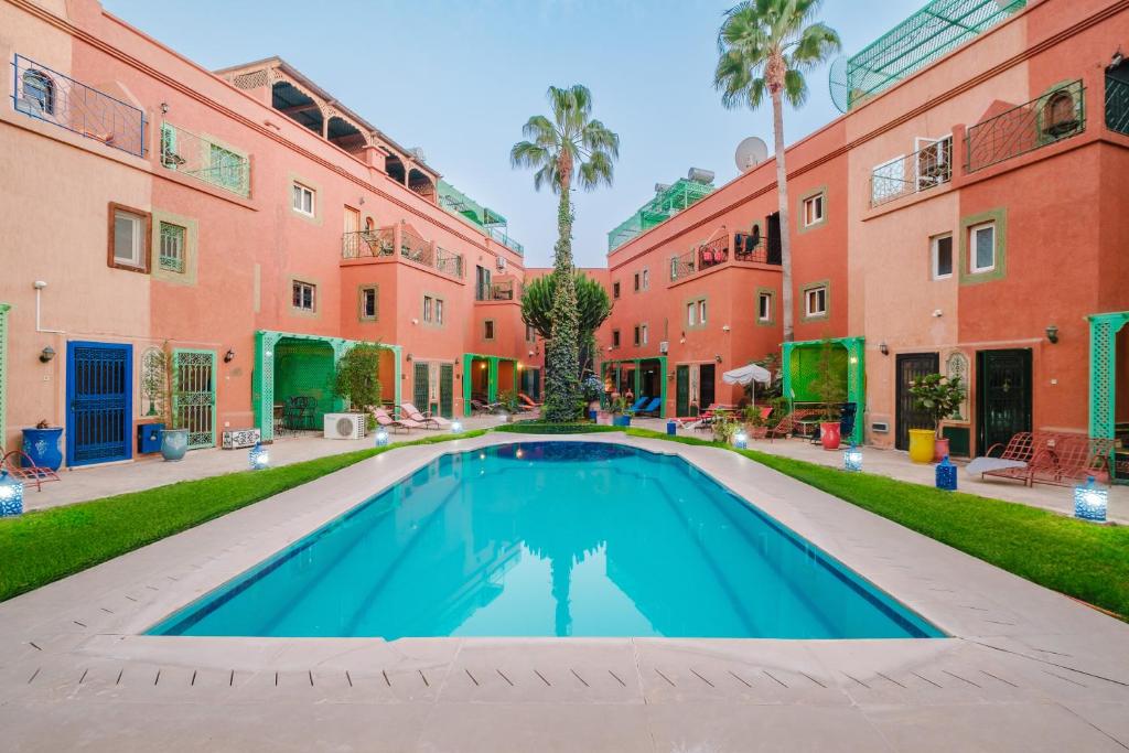 Bassein majutusasutuses Riad Cozy Marrakech, Shared Pool with 3 Rooms või selle lähedal