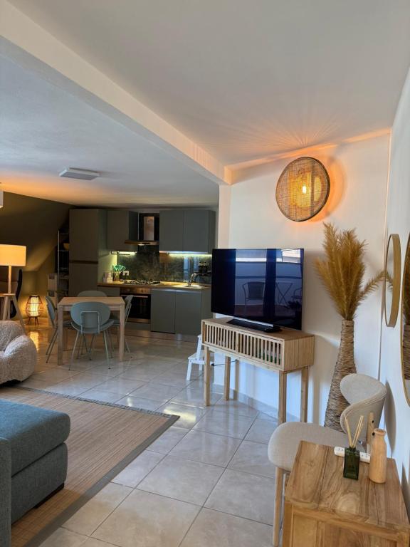 Ruang duduk di Villa Montepaone