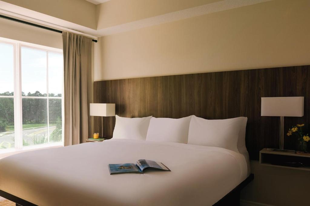 The Point Hotel & Suites photo