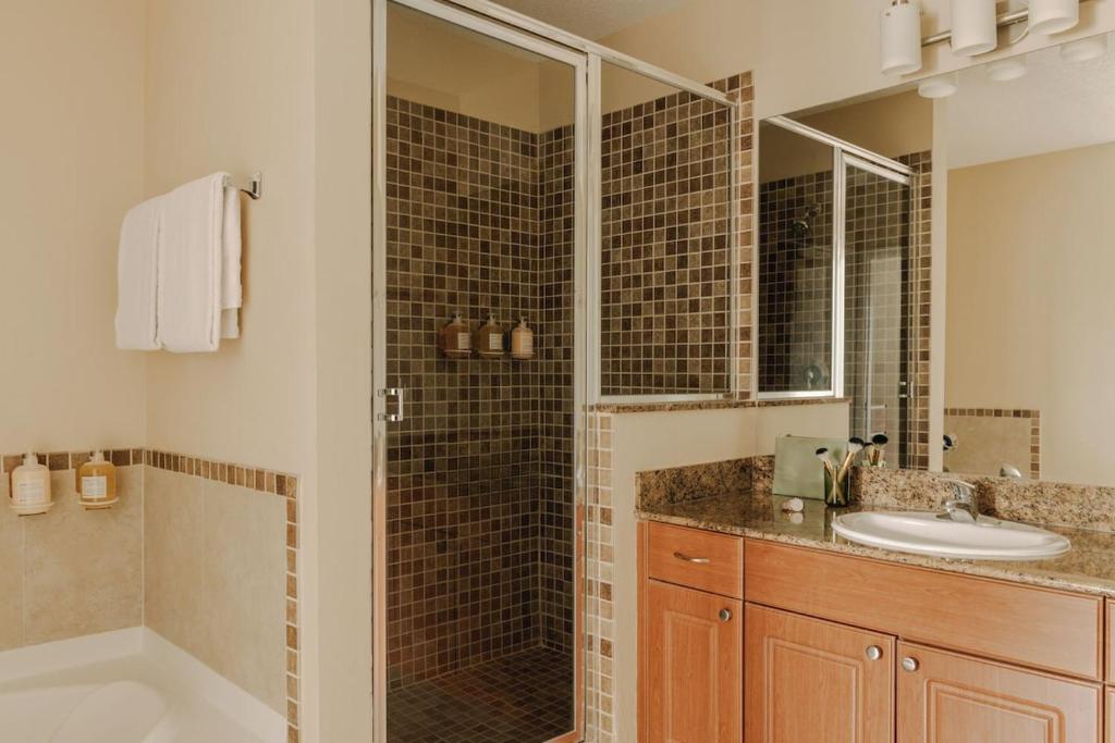 The Point Hotel & Suites photo