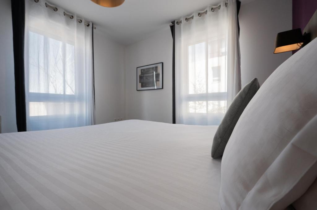 Nemea Appart Hotel Quai Victor Tours Centre - Apartment