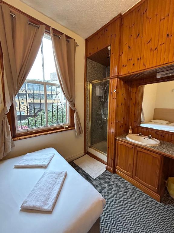 The Egerton Arms Hotel Salford - Resim 26