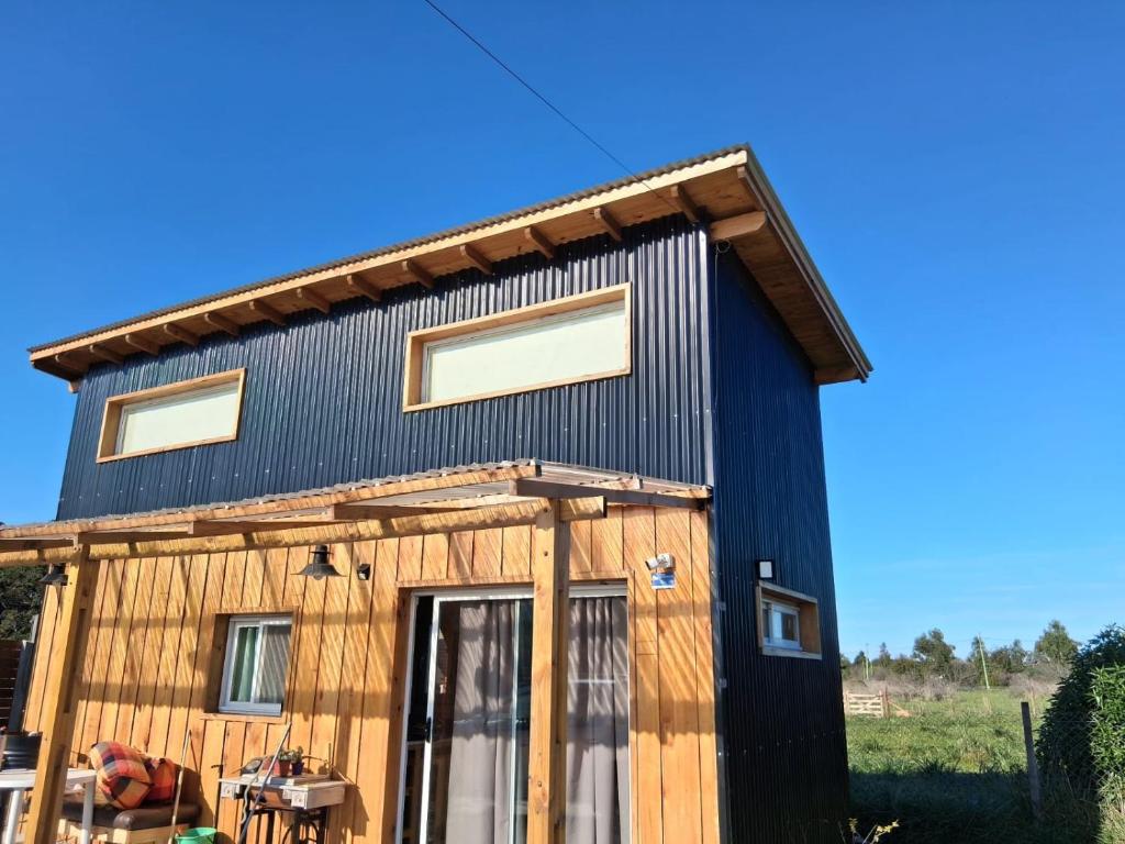 Το κτήριο όπου στεγάζεται  η παραθεριστική κατοικία