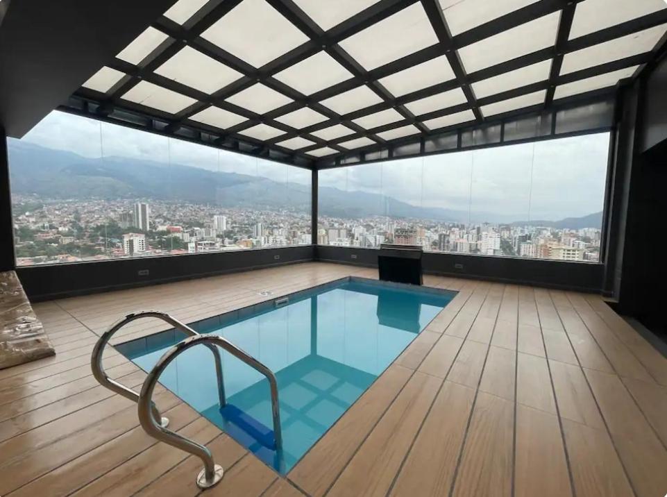 Πισίνα στο ή κοντά στο Hermoso Monoambiente en piso 16