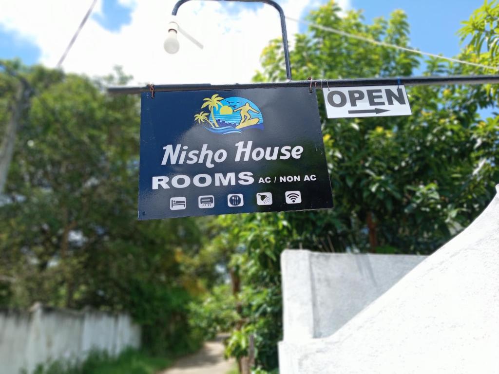 ein Zeichen für ein Mitzko-Hausautsautsauts in der Unterkunft Nisho House Hiriketiya in Dikwella