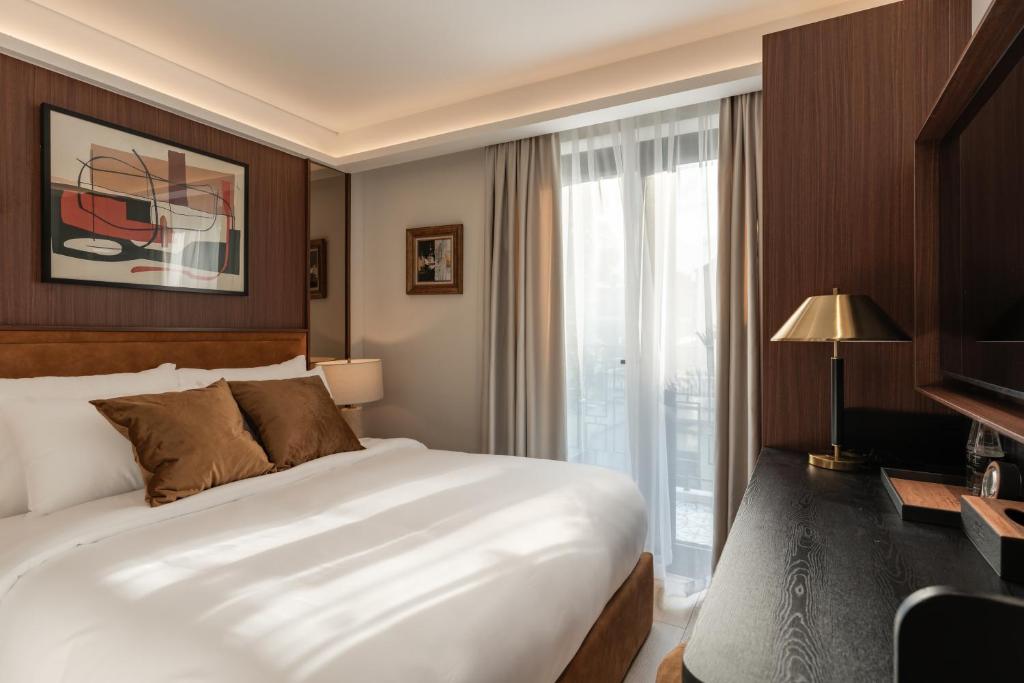 Phòng Giường đôi Deluxe (2 Người lớn + 1 Trẻ em)