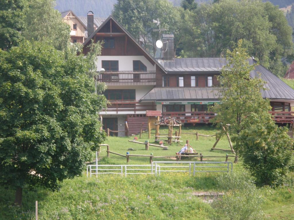 Zahrada ubytování Pecka Penzion