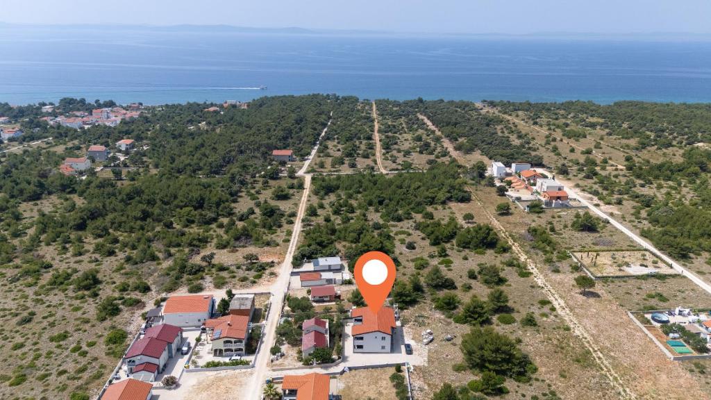 an aerial view of a building with a red circle on it at Apartment Juli in Vir