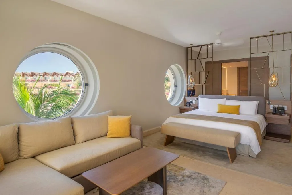 Ambassador Pool Suite Ocean View