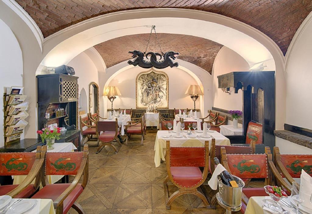 Restaurace v ubytování Hotel Embassy