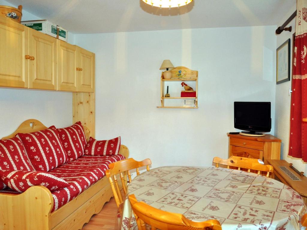 Gallery image of Studio 4 pers avec balcon S/O, parking, casier à skis - Abondance - FR-1-692-60 in Abondance