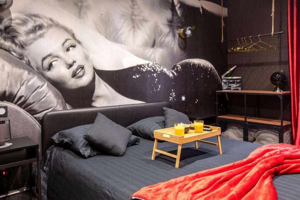 Hollywood Night-Jacuzzi & Private Movie Theater – photo 32