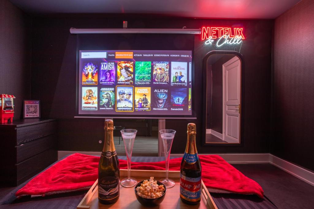 Hollywood Night-Jacuzzi & Private Movie Theater – photo 23