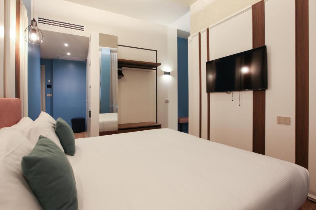 The FLOOR - Resim 19