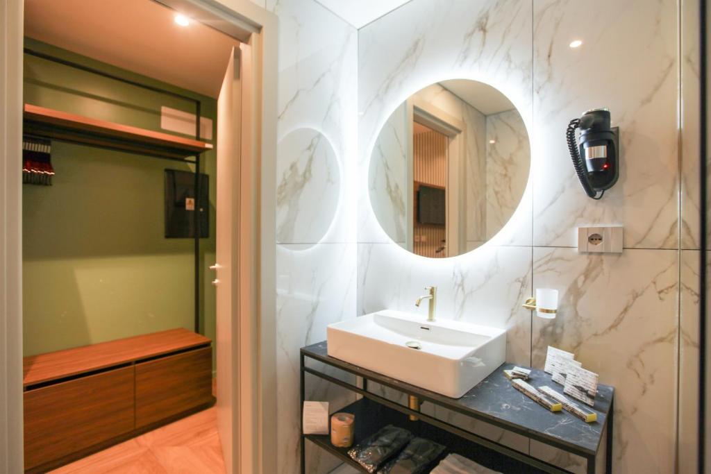 The FLOOR - Resim 28