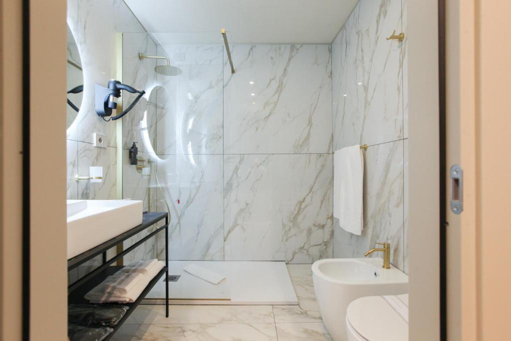 The FLOOR - Resim 26