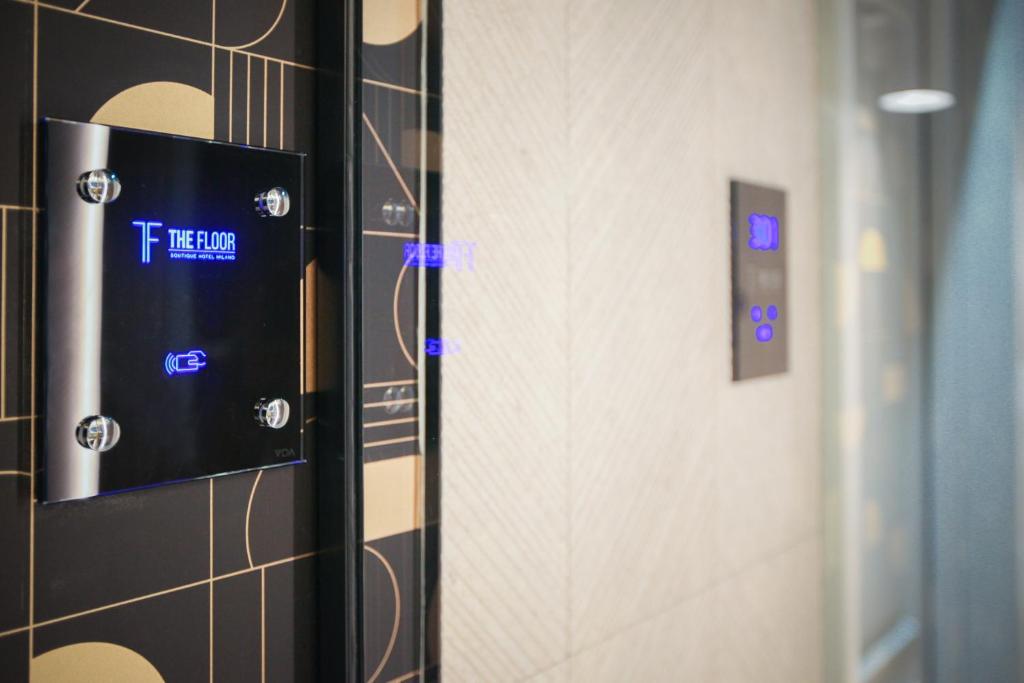 The FLOOR - Resim 32