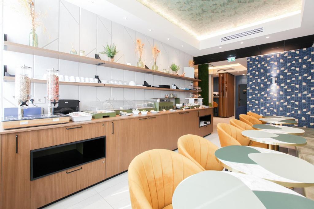 The FLOOR - Resim 34