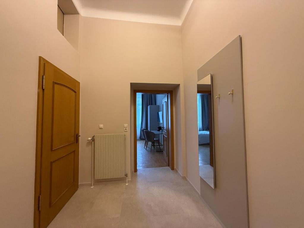 Bright rooms by Schönbrunn, next to U6 Niederhofstraße - Resim 11