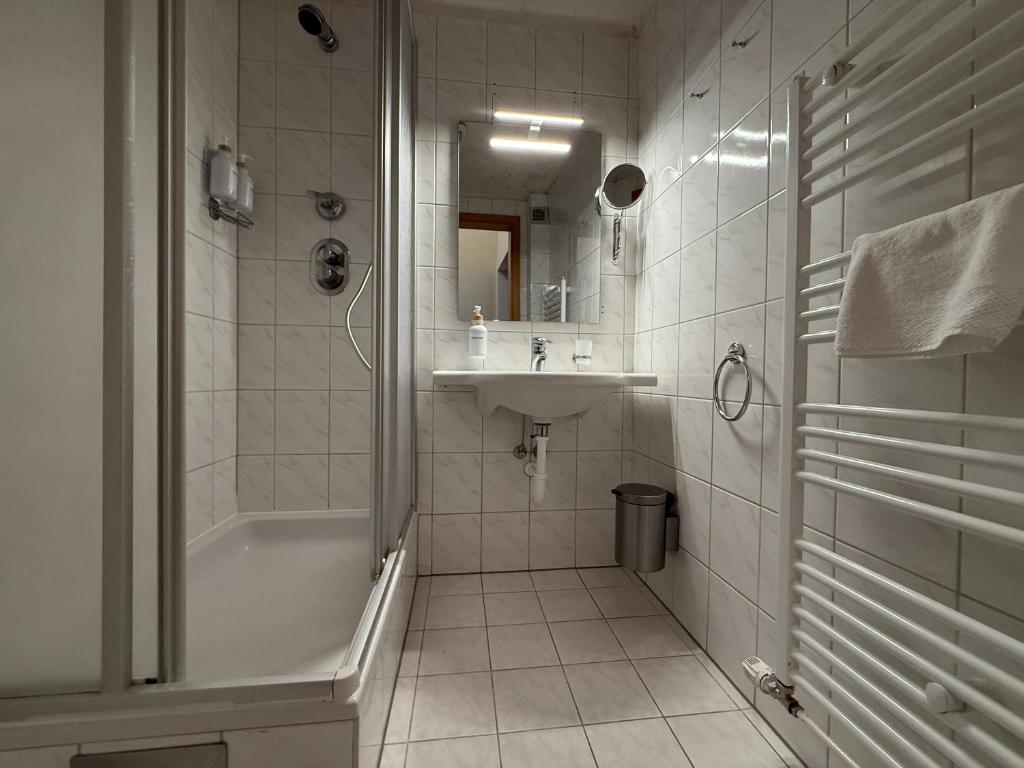 Bright rooms by Schönbrunn, next to U6 Niederhofstraße - Resim 3