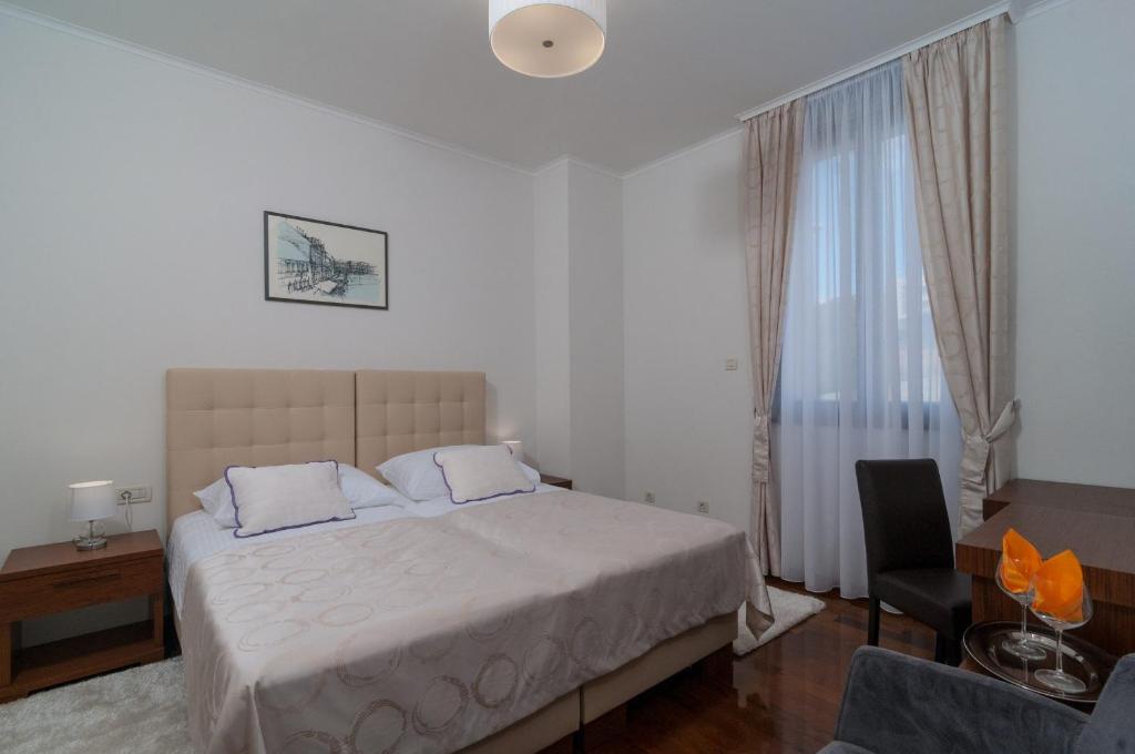 Posteľ alebo postele v izbe v ubytovaní Luxury Rooms Near the Beach3