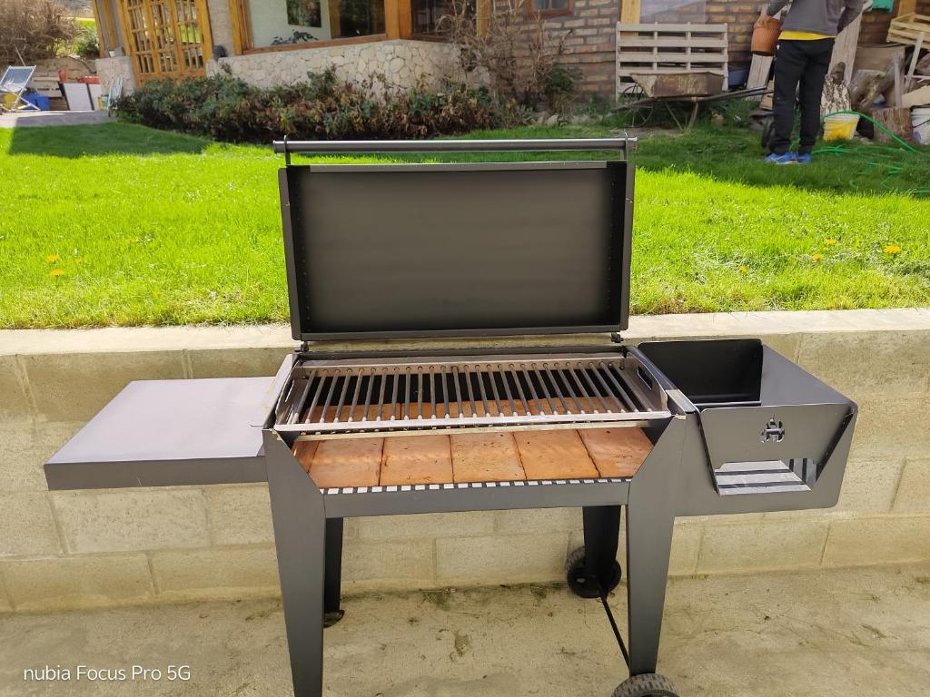 Kemudahan BBQ tersedia untuk tetamu di apartmen