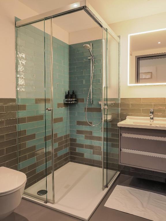 Modernes Hostel, Privatzimmer in Shared Apartment- 6min zur Olma Messe - Resim 3