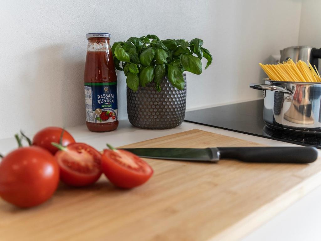 Modernes Hostel, Privatzimmer in Shared Apartment- 6min zur Olma Messe - Resim 21