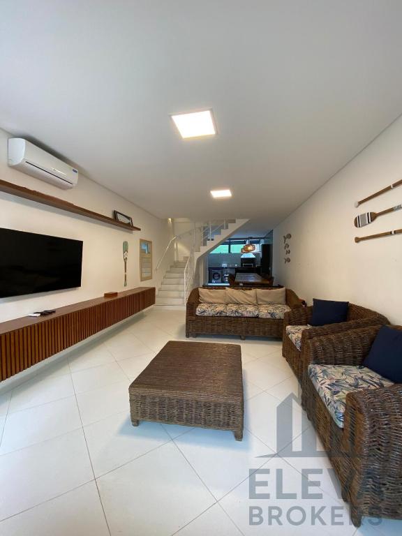 Χώρος καθιστικού στο Casa Juquehy Condomínio Piscina 3 Quartos