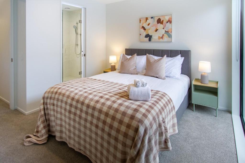 Comfort and Style 2BR Townhouse, Parking