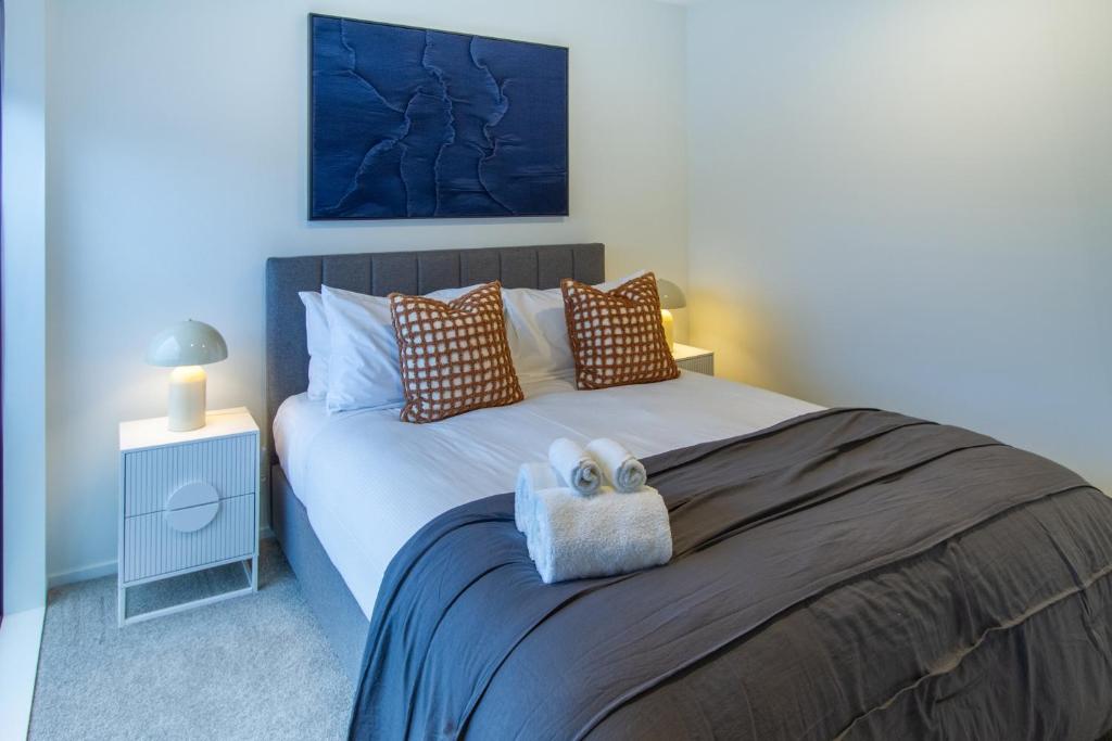 Comfort and Style 2BR Townhouse, Parking - Resim 21