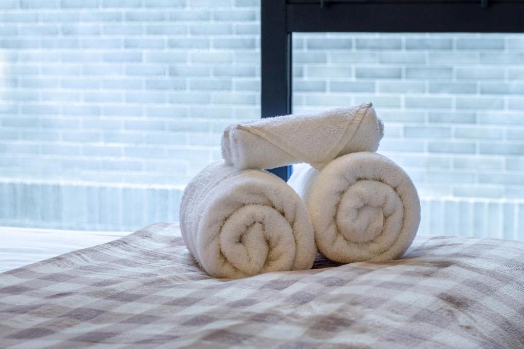 Comfort and Style 2BR Townhouse, Parking - Resim 30