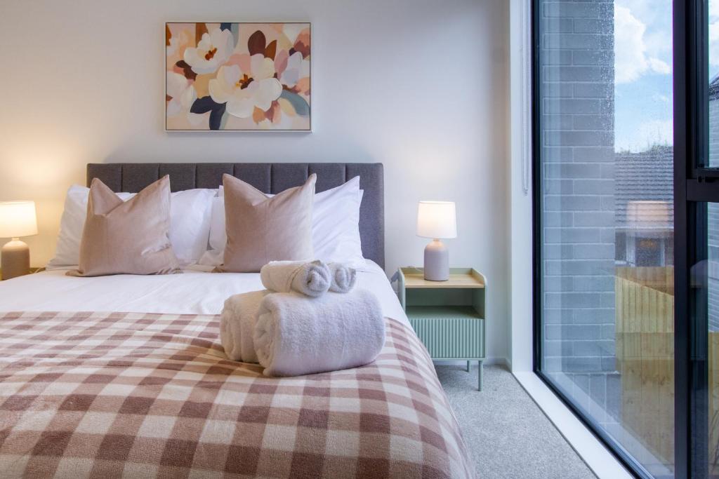 Comfort and Style 2BR Townhouse, Parking - Resim 32