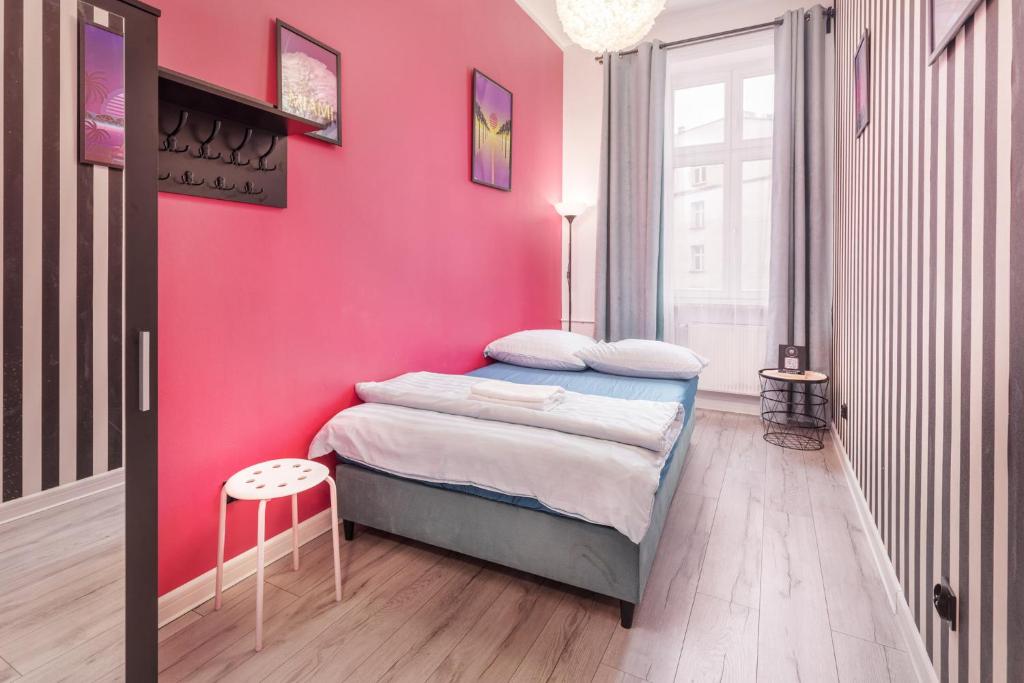 VICE CITY Hostel - 8