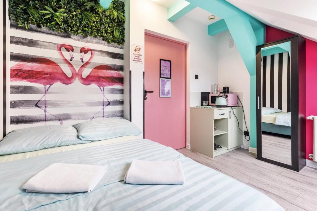 VICE CITY Hostel - 6