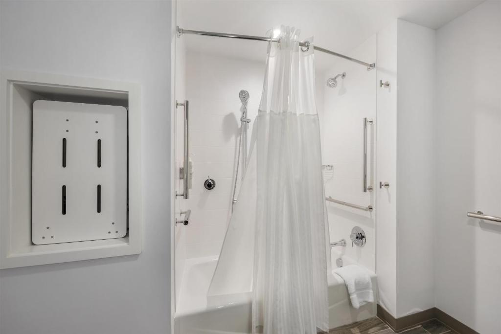 Hilton Garden Inn Gallatin - Queen Room With Two Queen Beds - Mobility Access