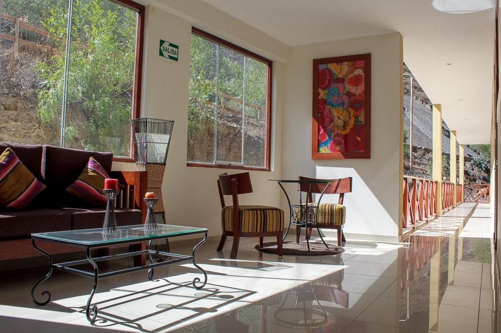 Posezení v ubytování Fundo Hotel Ayarpongo