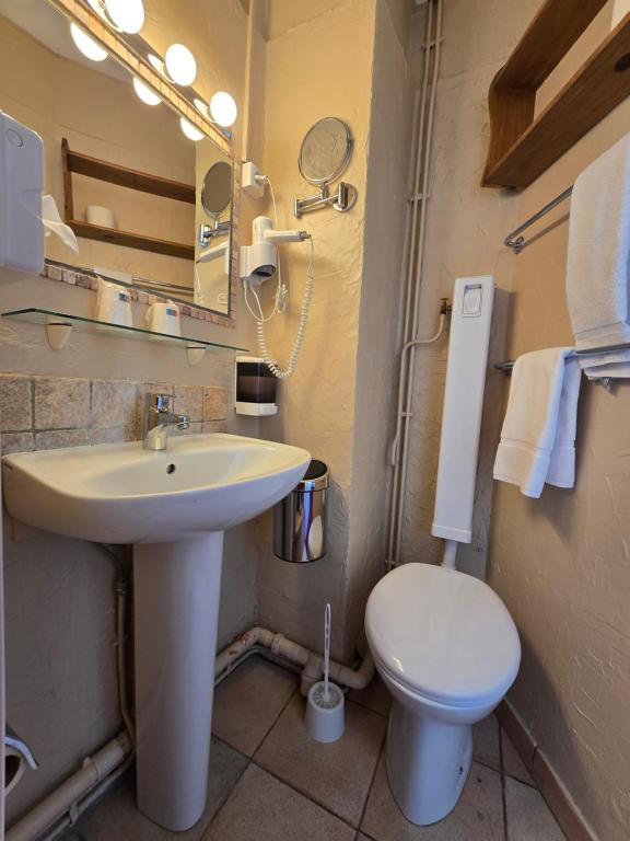 Hôtel Le Colbert - Resim 19