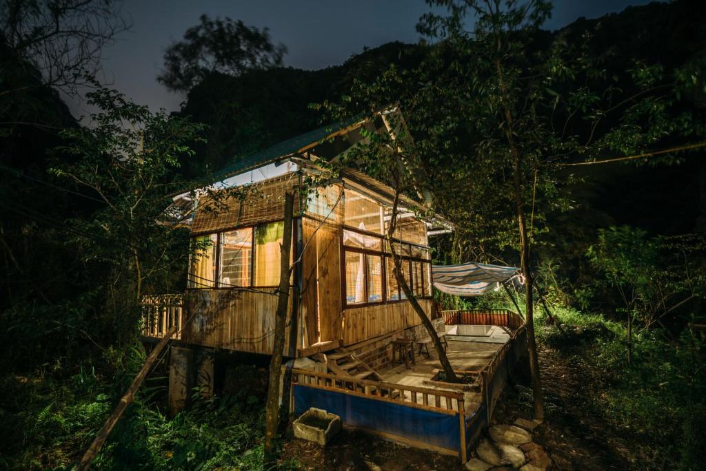 Phong cảnh thiên nhiên gần chỗ nghỉ nhà dân